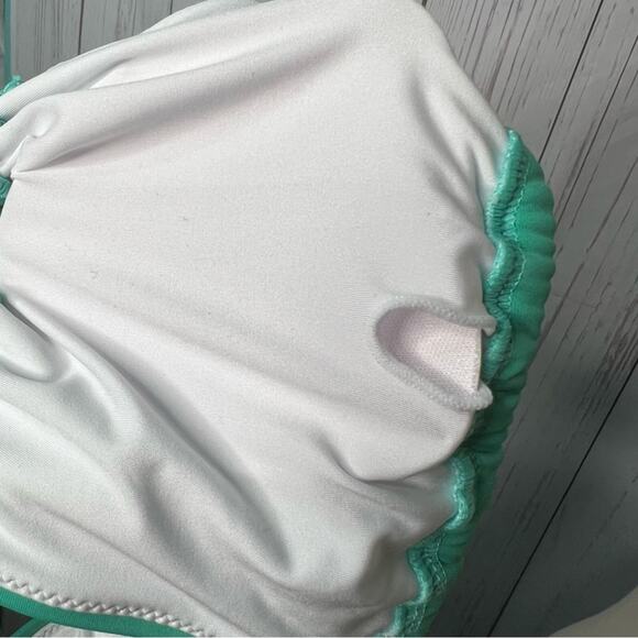 RELLECIGA Small Multiway Scrunched Cup Bandeau Bikini Top Sea Foam Green - Picture 6 of 9